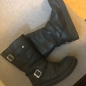 UGG BOOTS. Water resistant! Fleece lined!